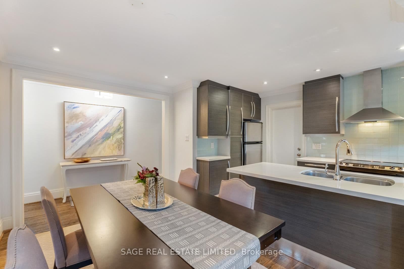 1208 Avenue Road thumbnail 9