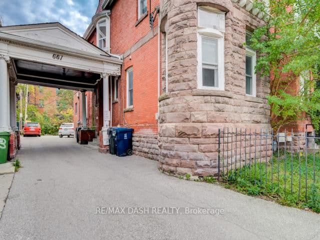 661 Huron Street, Unit 105 - Image 1