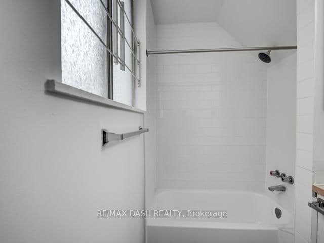661 Huron Street, Unit 105 thumbnail 10