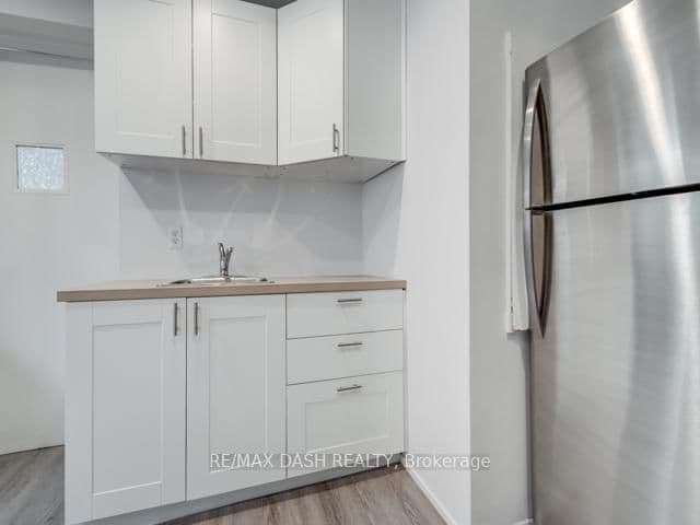 661 Huron Street, Unit 105 thumbnail 5