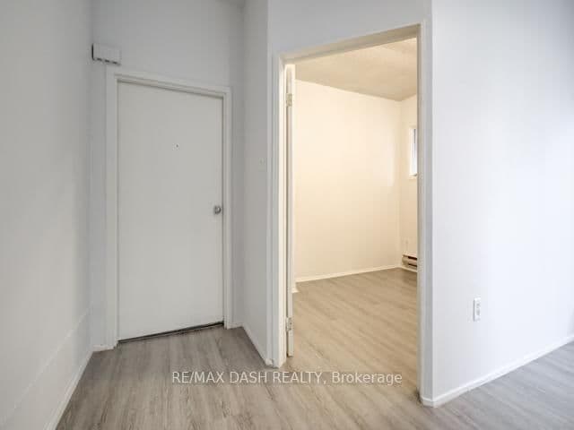 661 Huron Street, Unit 105 thumbnail 6