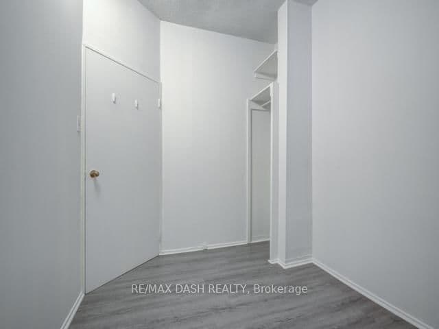 661 Huron Street, Unit 105 thumbnail 9
