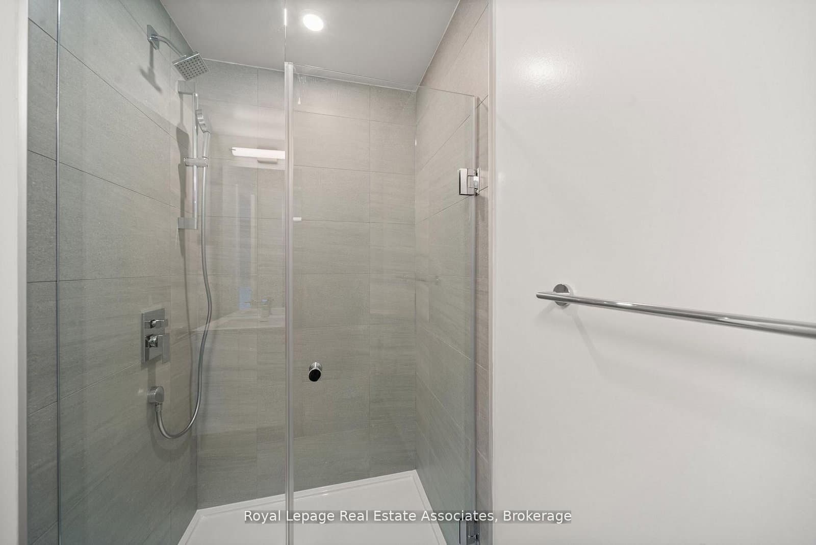 1 Quarrington Lane, Unit 1004 thumbnail 11