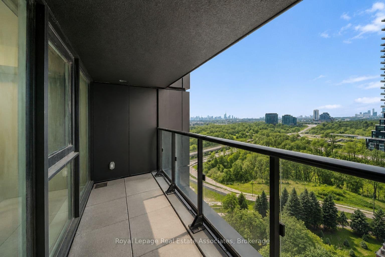 1 Quarrington Lane, Unit 1004 thumbnail 13