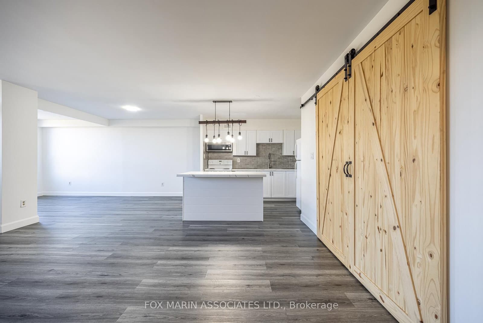 20 Edgecliff Golfway, Unit 312 thumbnail 3