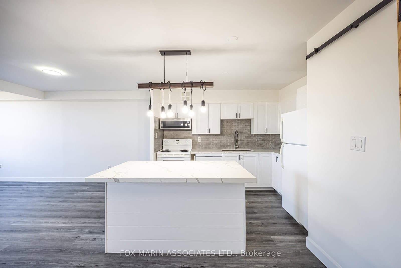 20 Edgecliff Golfway, Unit 312 thumbnail 4