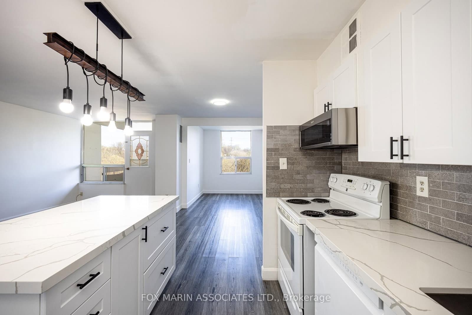 20 Edgecliff Golfway, Unit 312 thumbnail 7