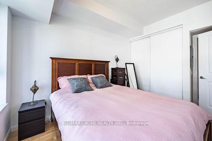 900 Mount Pleasant Road, Unit 426 thumbnail 15