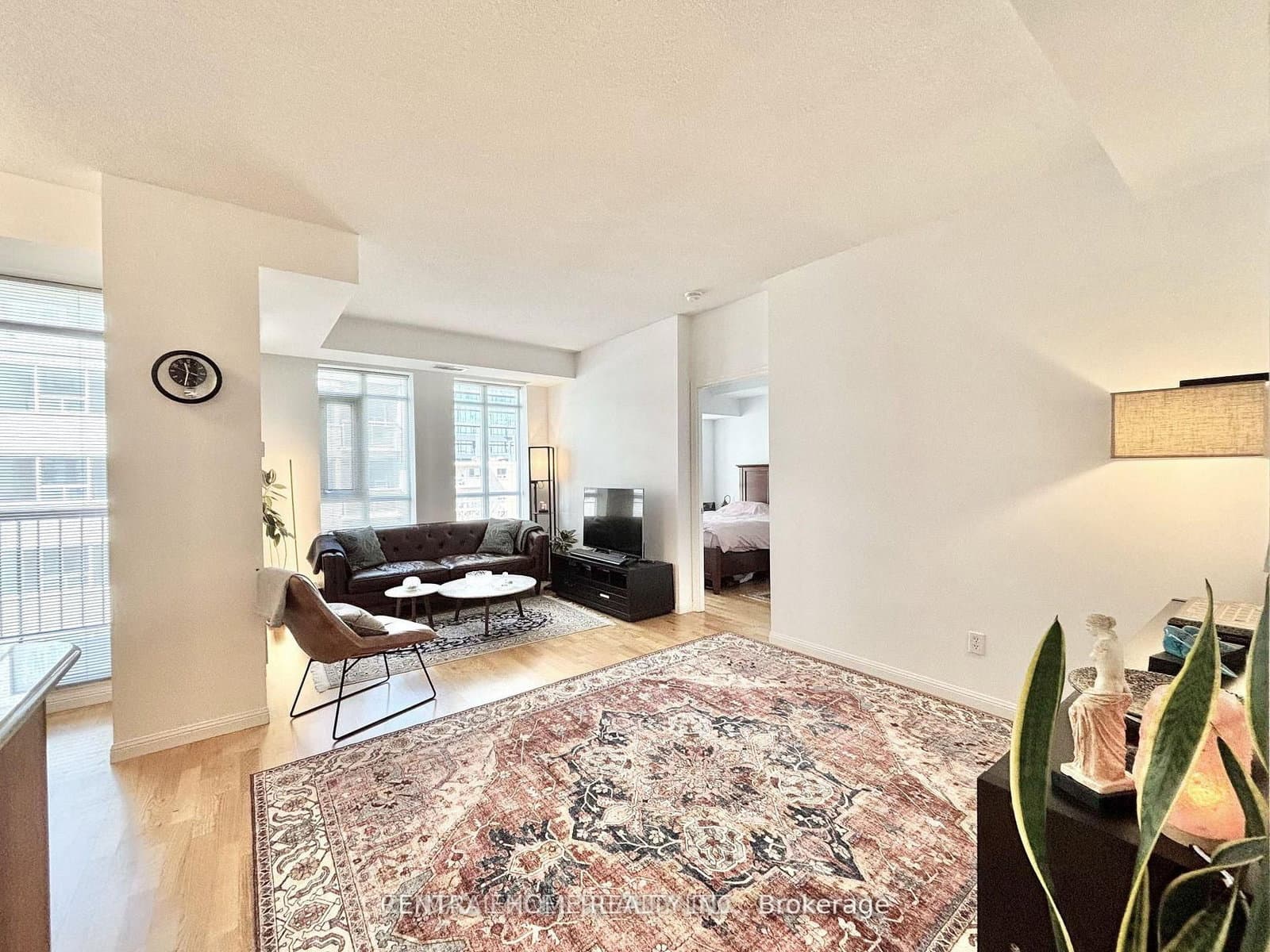 900 Mount Pleasant Road, Unit 426 thumbnail 6