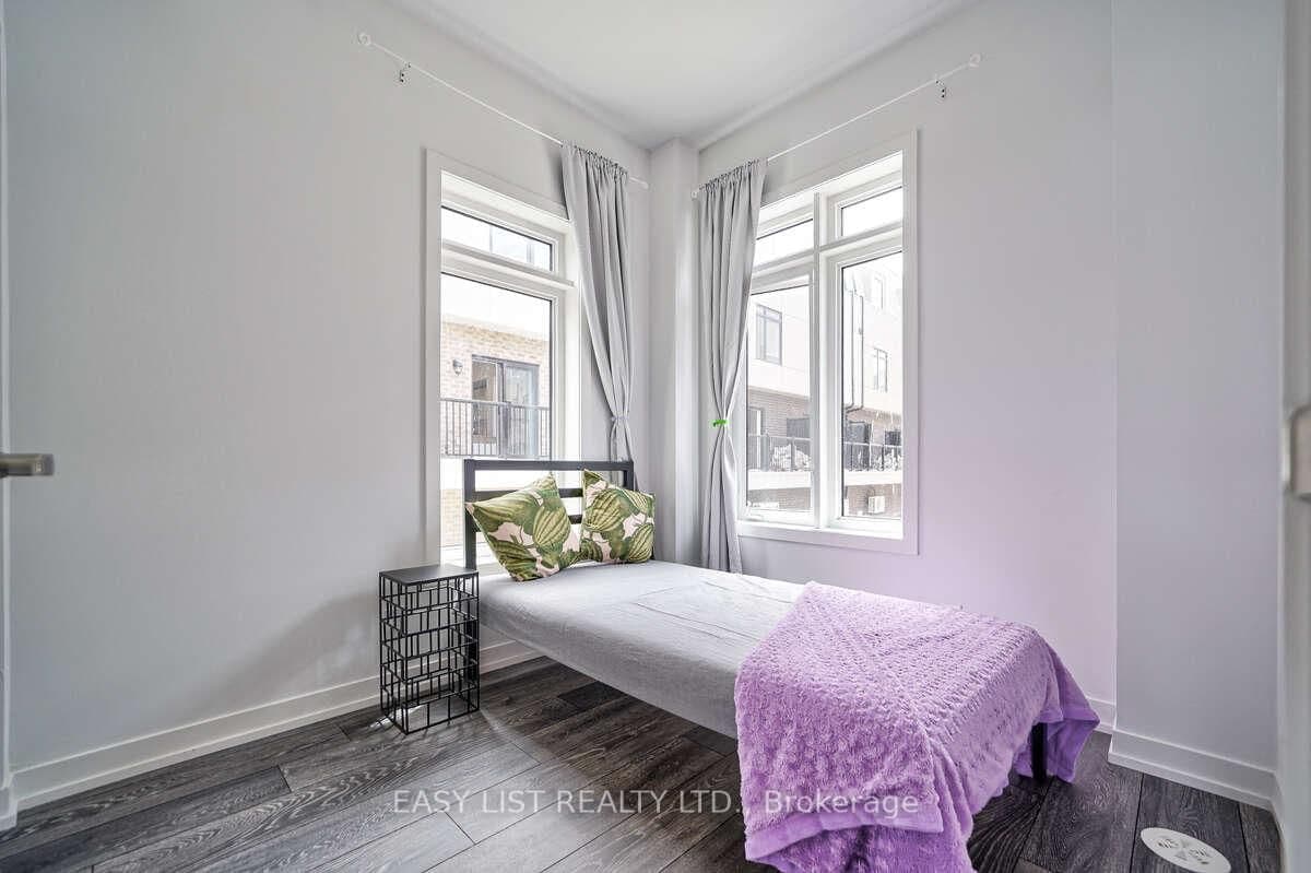 27 Spruce Pines Crescent thumbnail 14