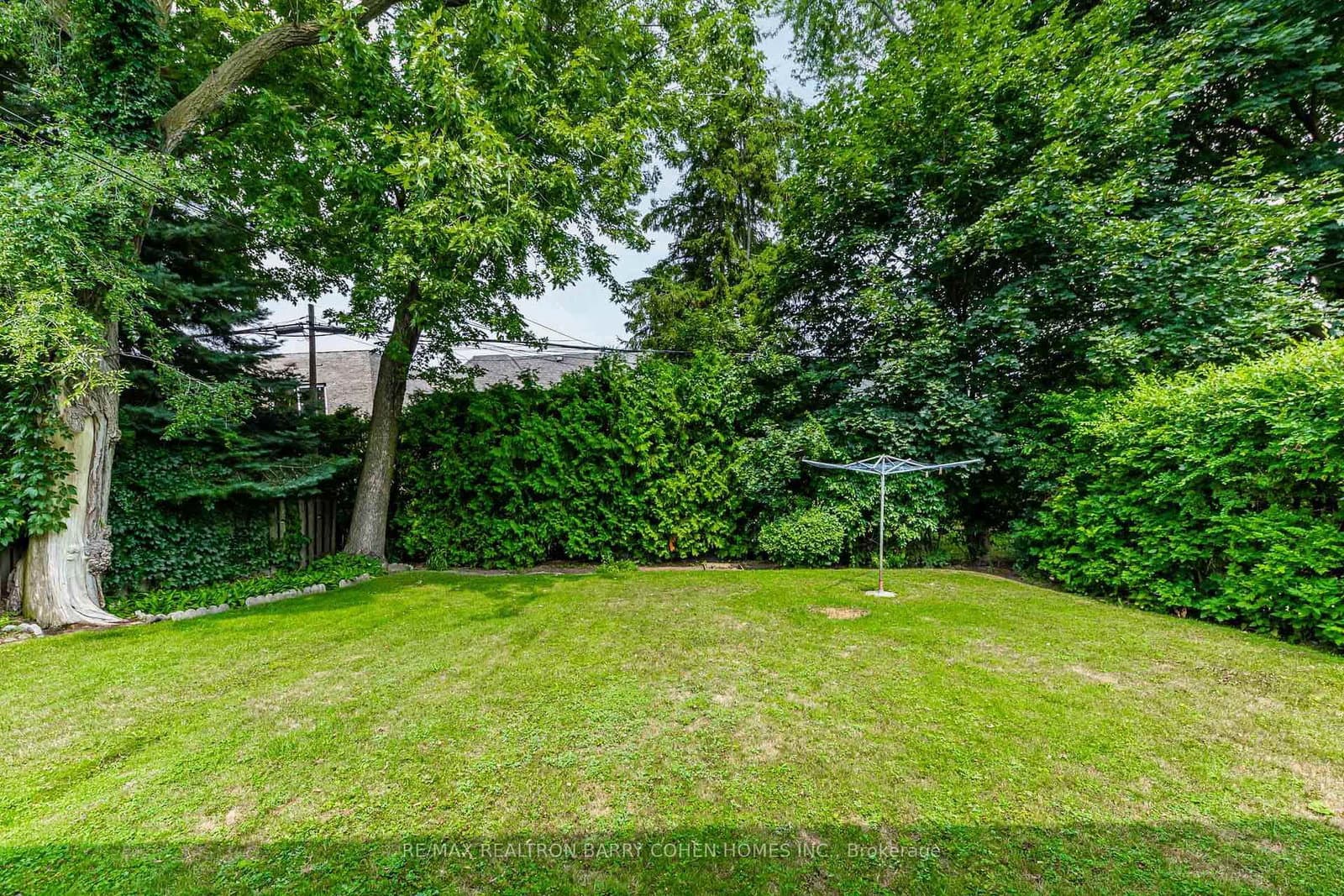 200 Cortleigh Boulevard thumbnail 22