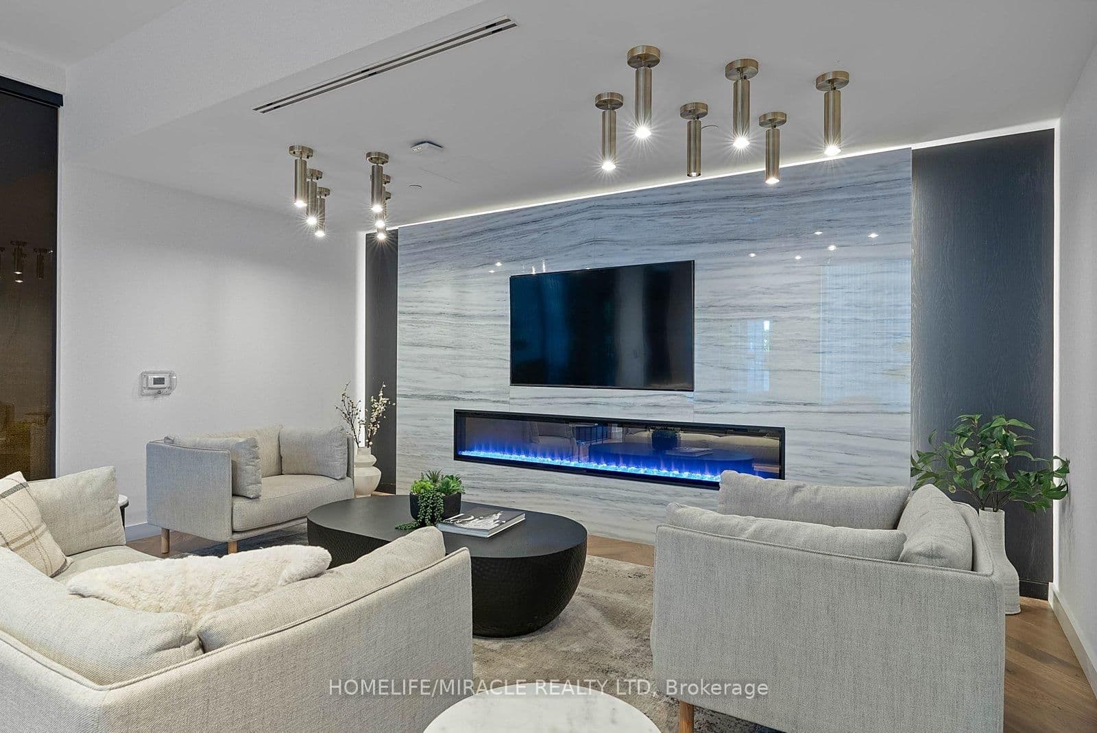 108 Peter Street, Unit 1322 thumbnail 3