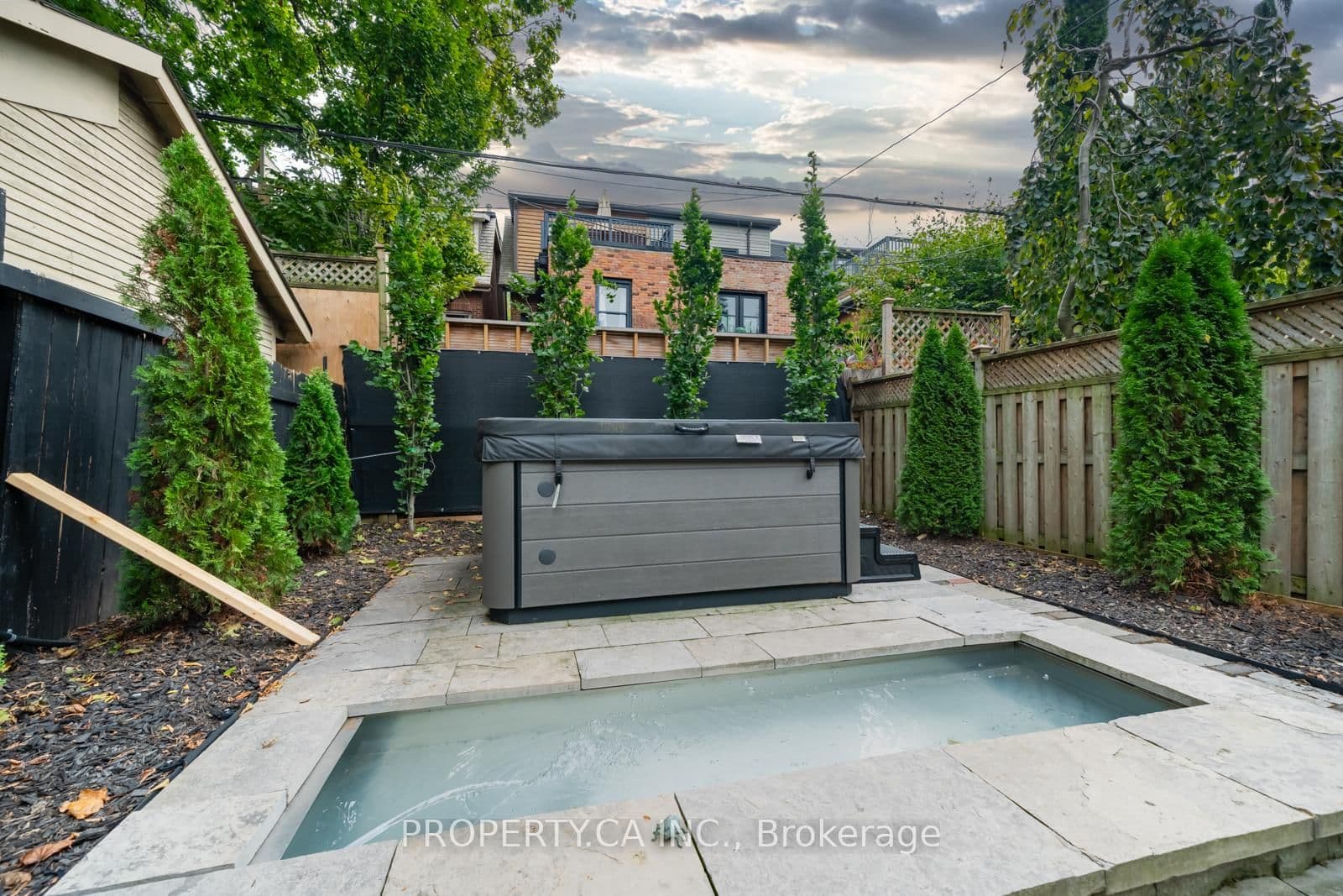 43 Bernard Avenue thumbnail 42