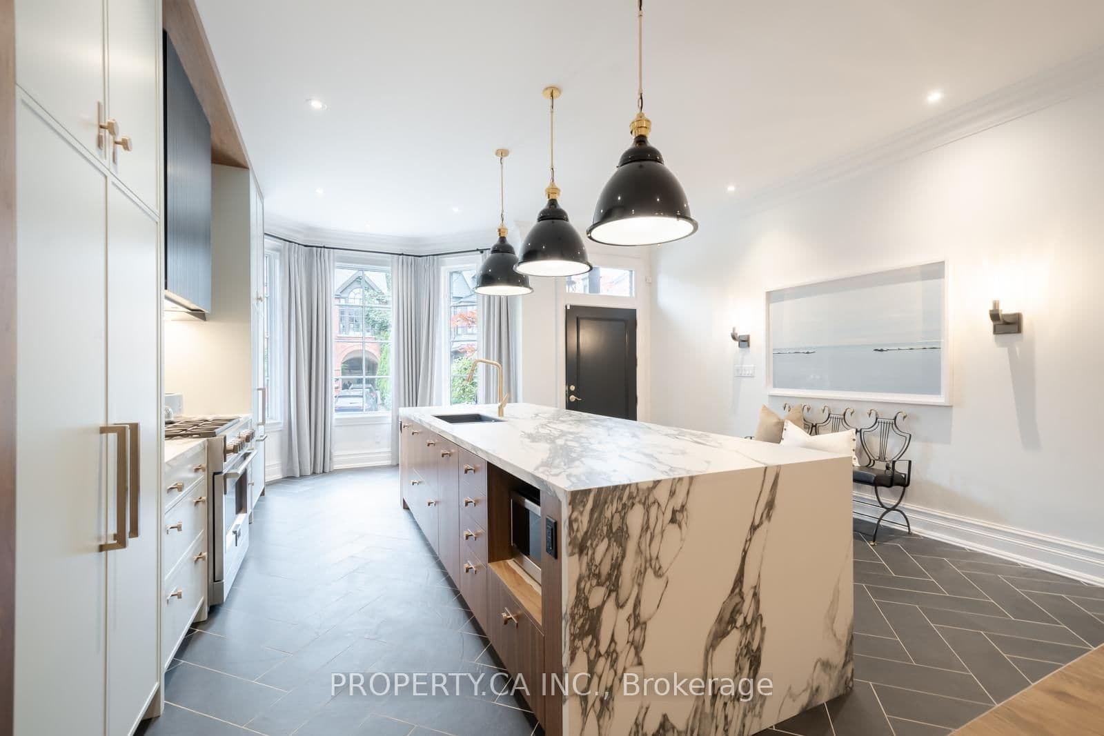 43 Bernard Avenue thumbnail 9