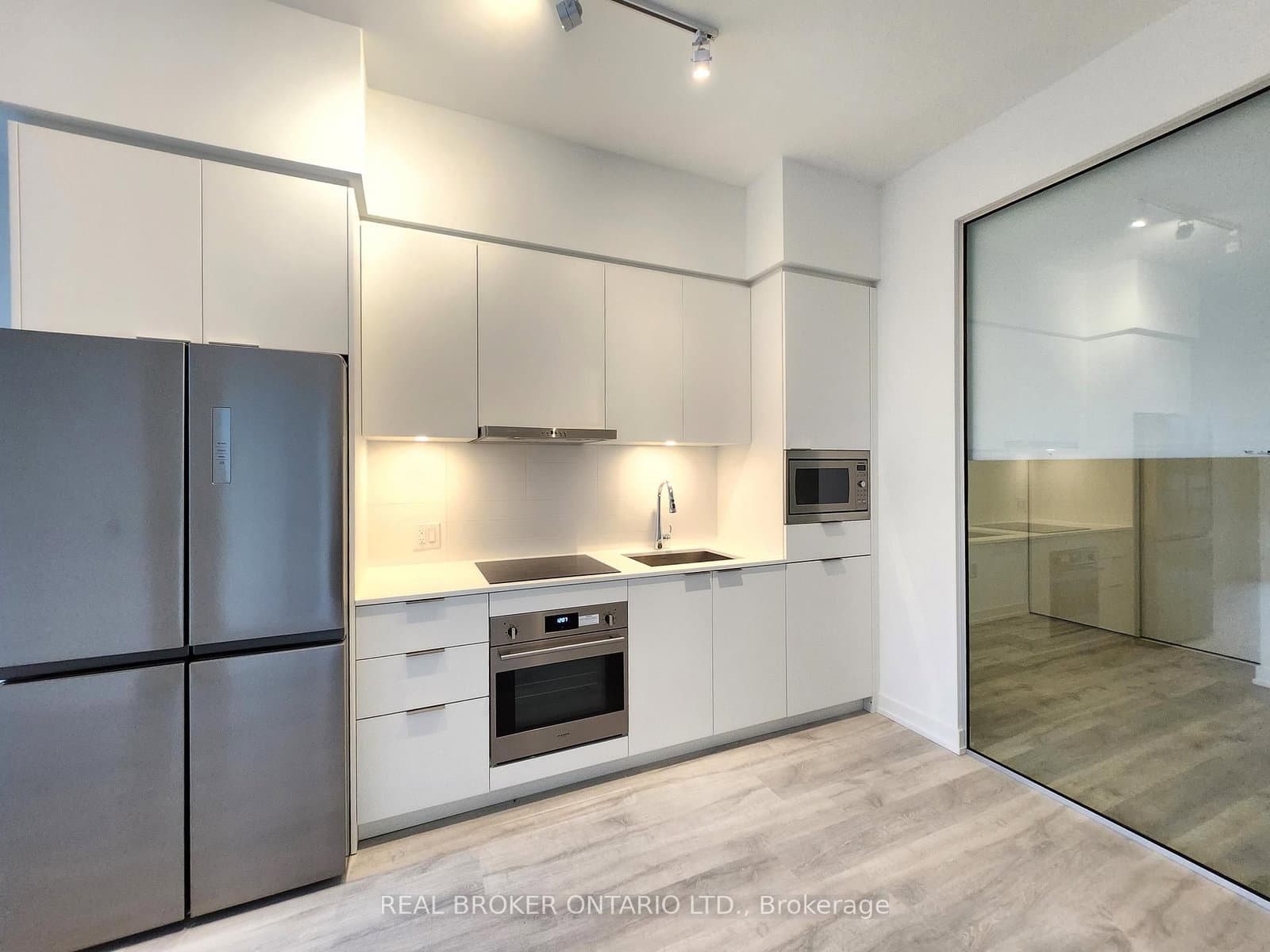 7 Golden Lion Heights, Unit N625 thumbnail 2
