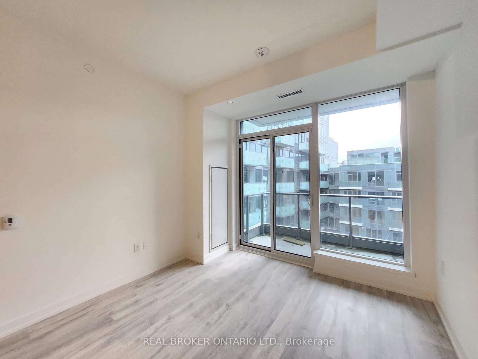 7 Golden Lion Heights, Unit N625 thumbnail 5