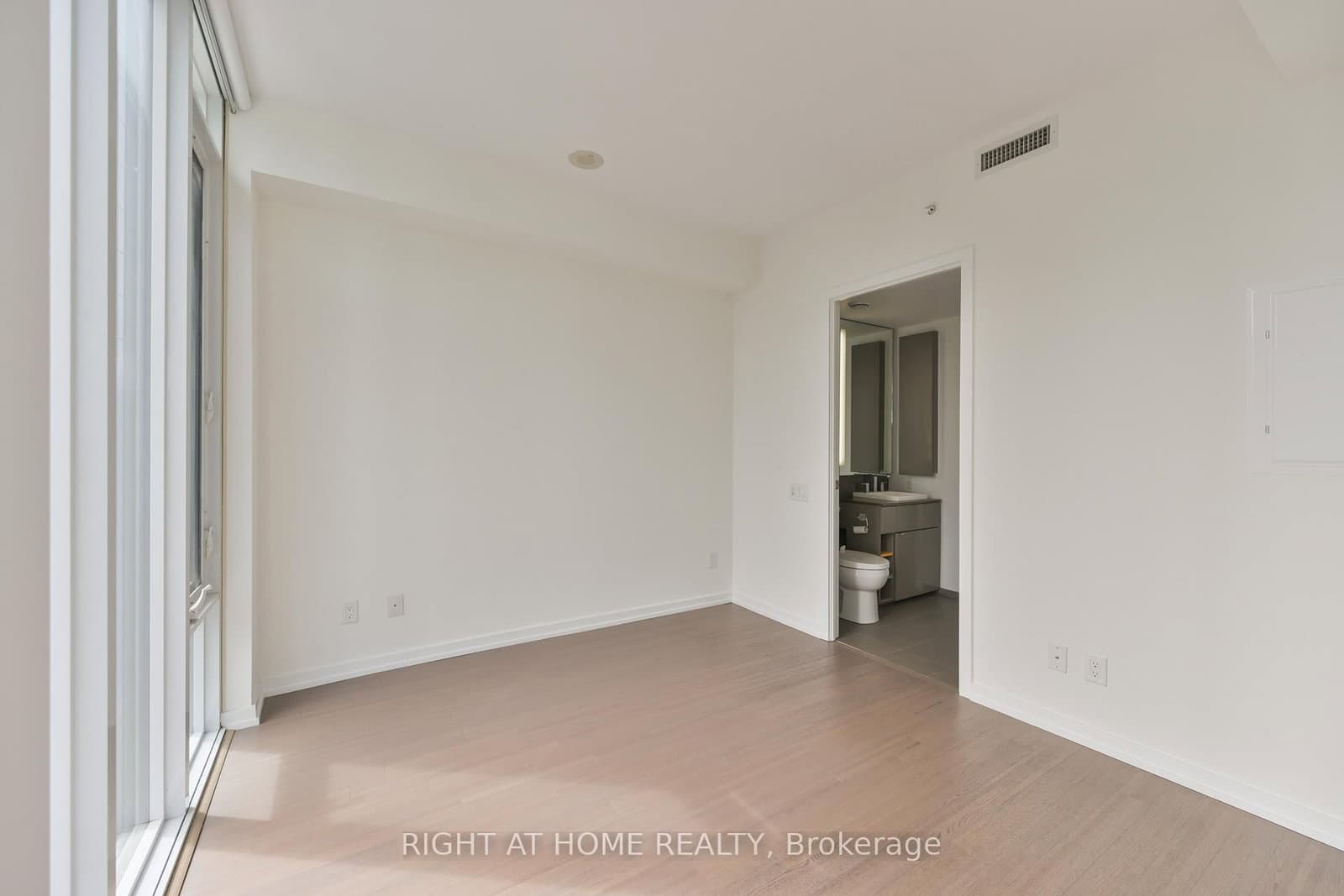 101 Peter Street W, Unit 3903 thumbnail 14