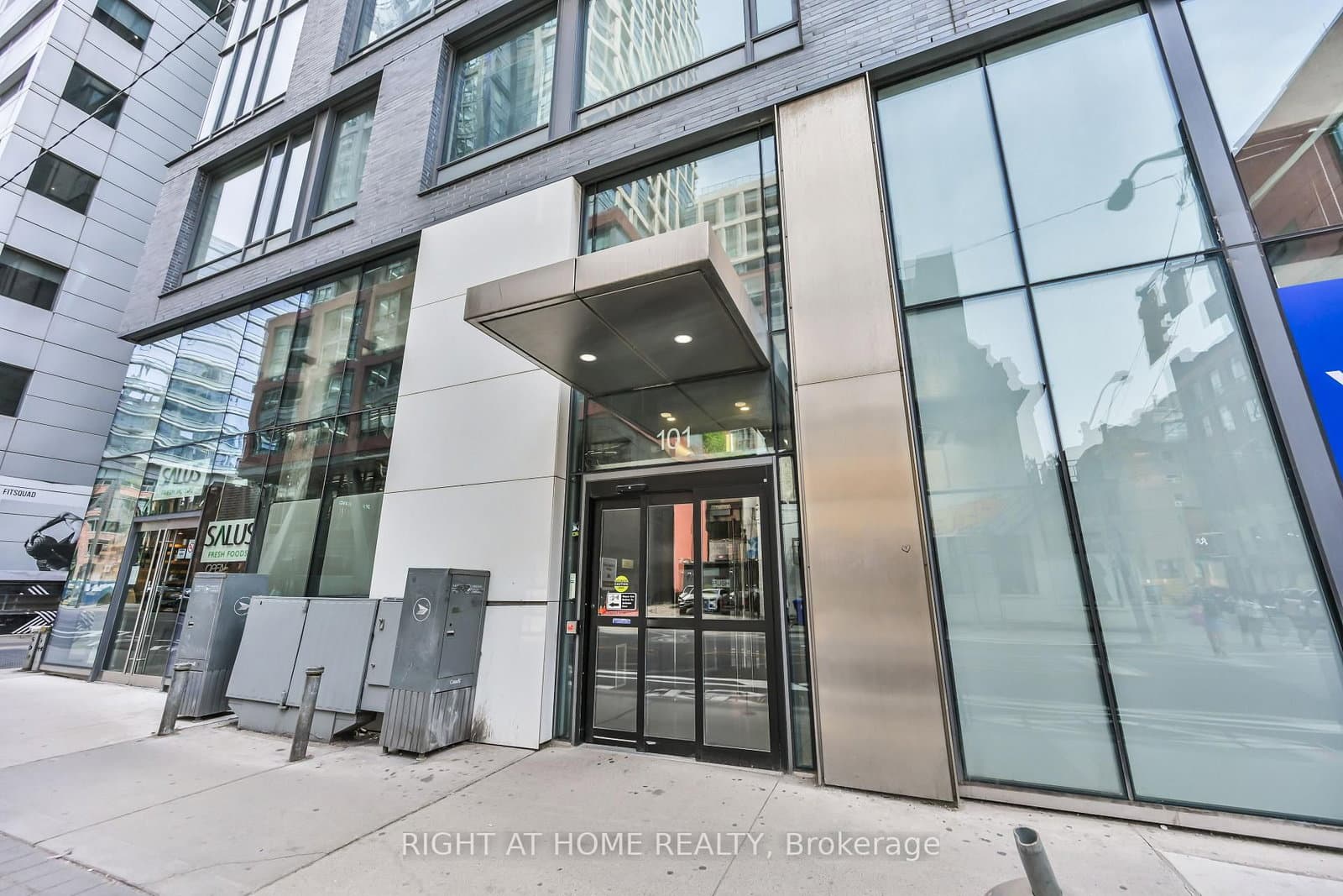 101 Peter Street W, Unit 3903 thumbnail 2