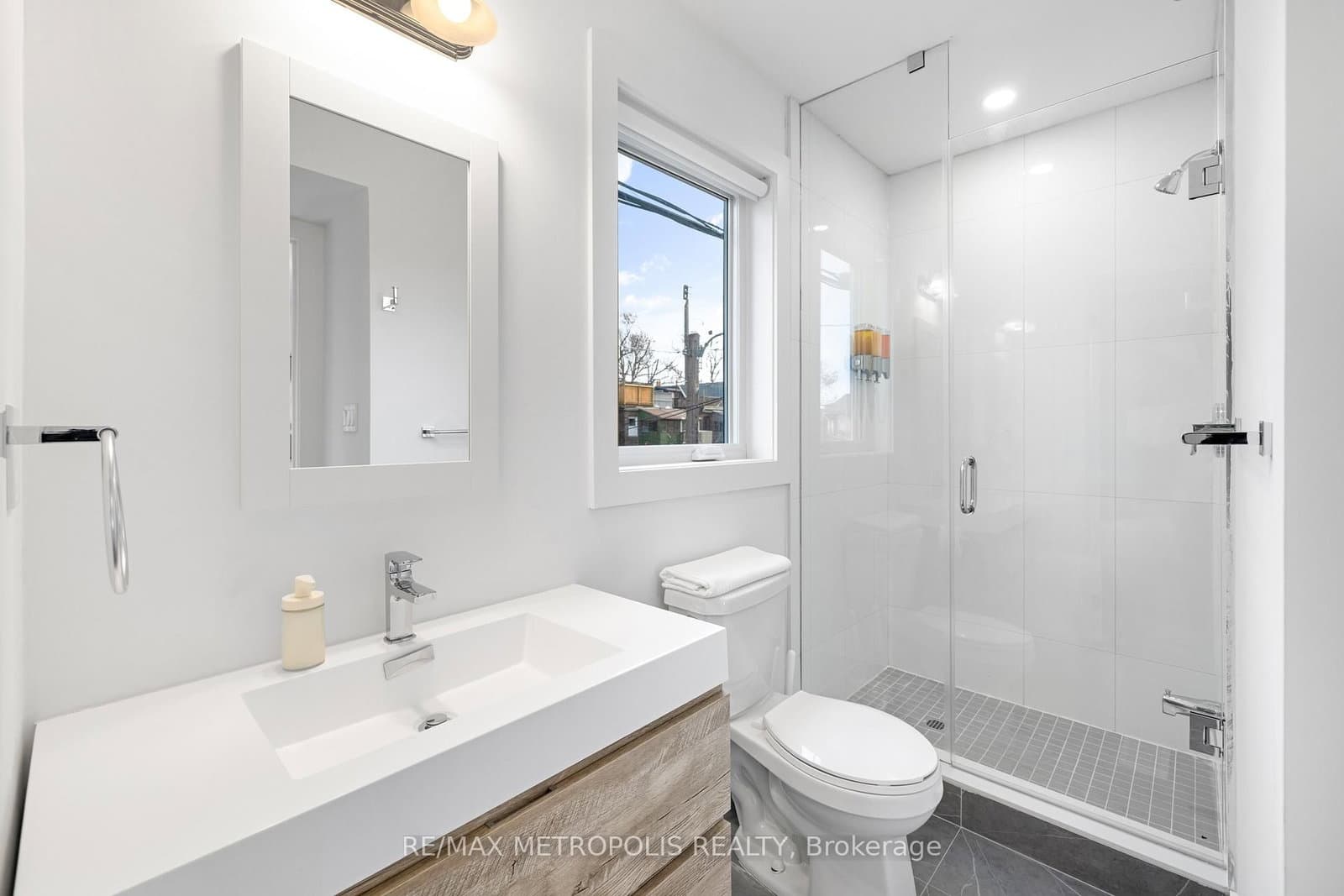 447 Lansdowne Avenue, Unit Laneway thumbnail 22