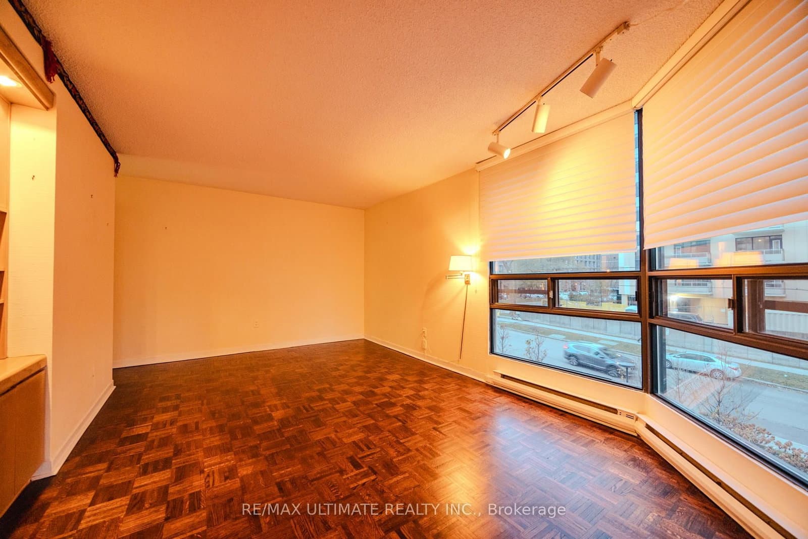 240 Heath Street W, Unit 201 thumbnail 14