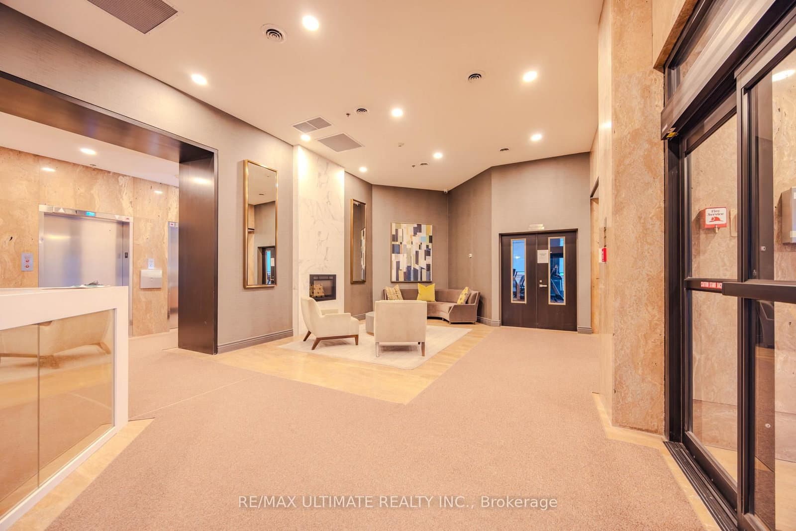 240 Heath Street W, Unit 201 thumbnail 3