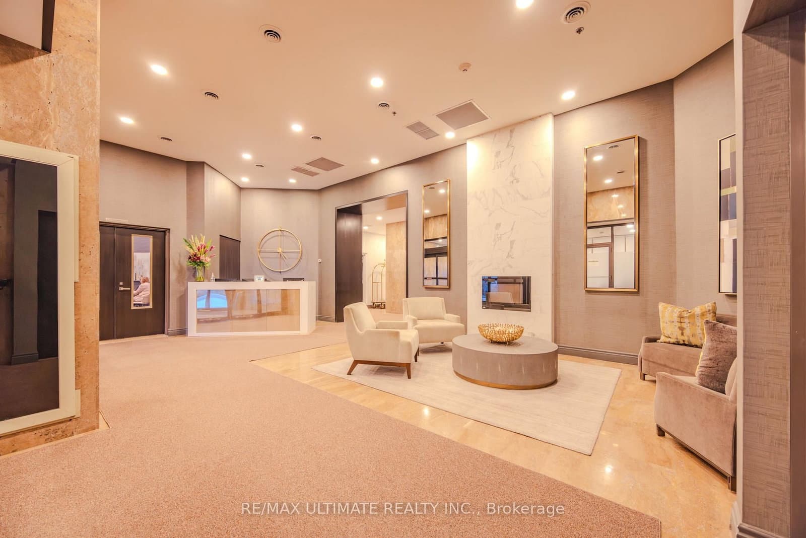 240 Heath Street W, Unit 201 thumbnail 4