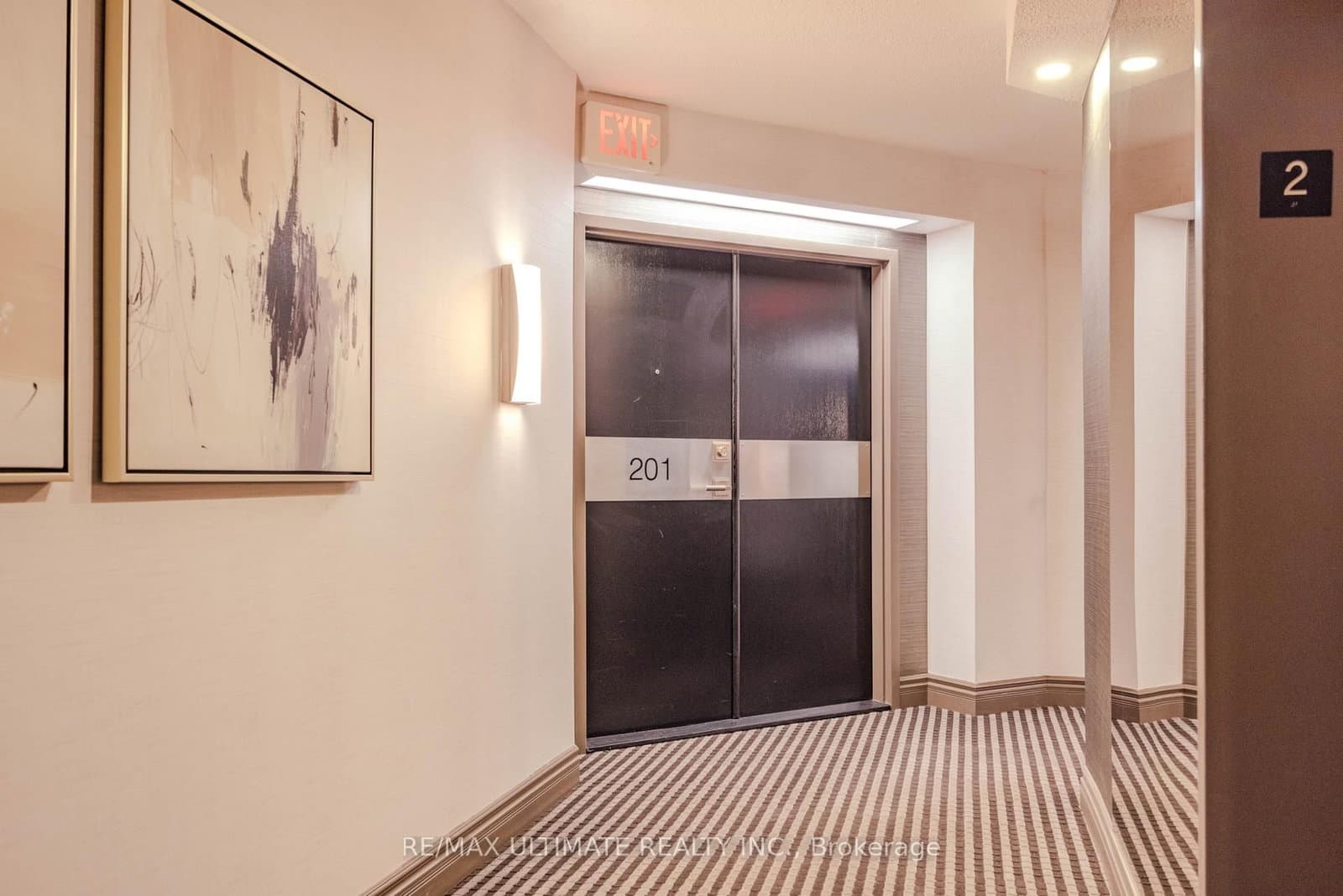 240 Heath Street W, Unit 201 thumbnail 7