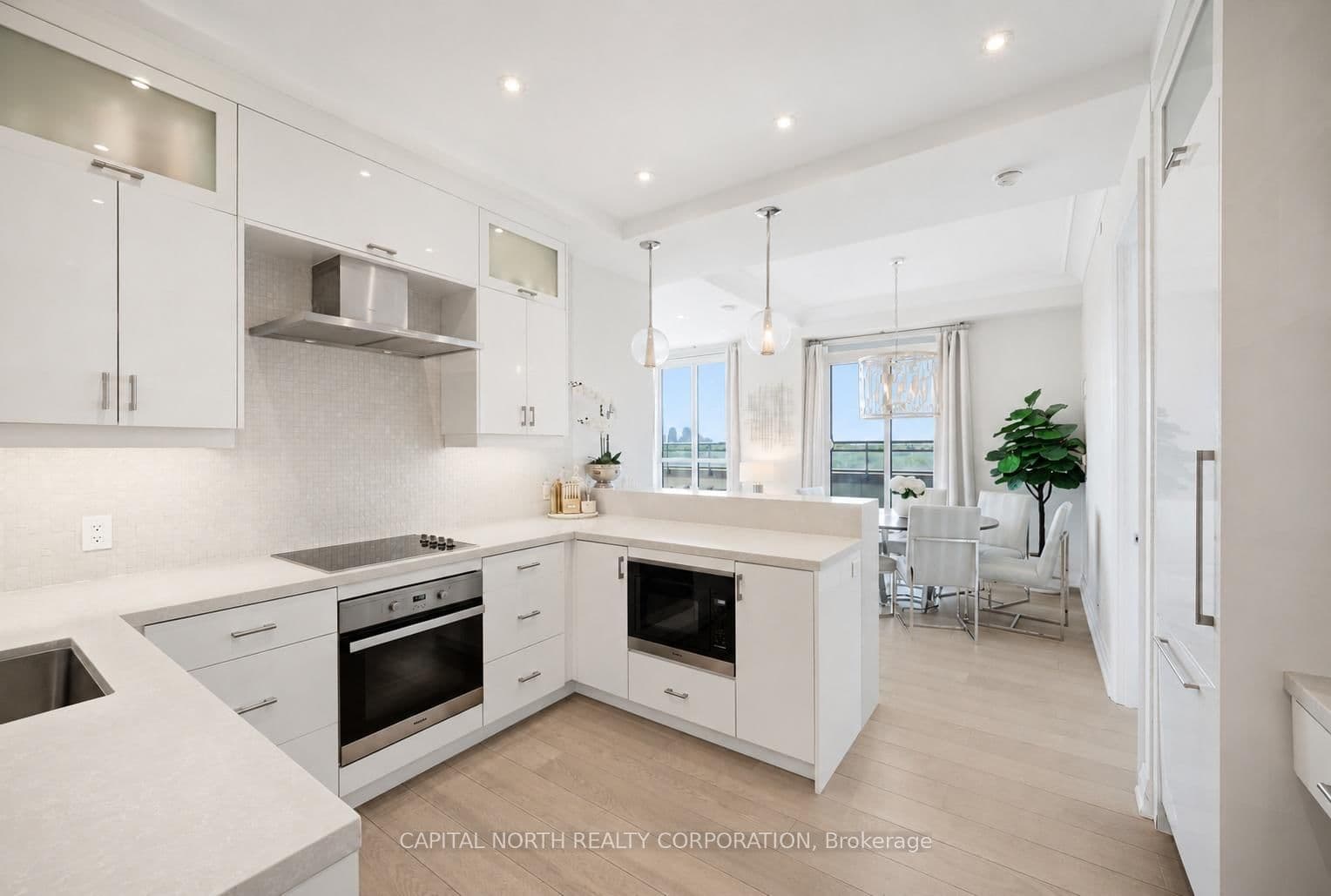 23 Glebe Road W, Unit 804 thumbnail 9