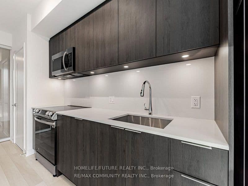 357 King Street W, Unit 3506 thumbnail 13