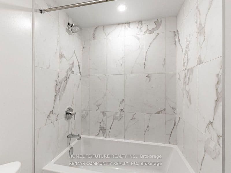 357 King Street W, Unit 3506 thumbnail 25