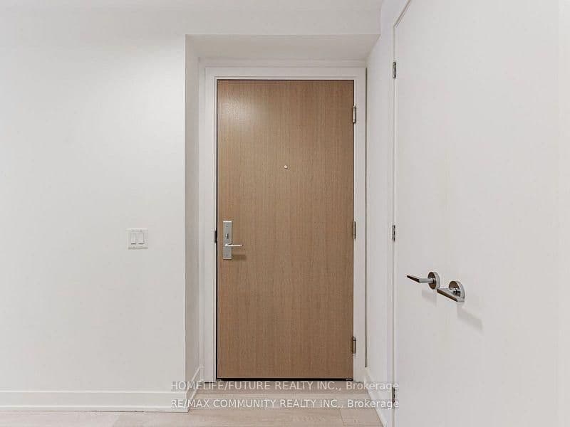 357 King Street W, Unit 3506 thumbnail 5