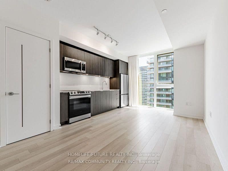 357 King Street W, Unit 3506 thumbnail 9