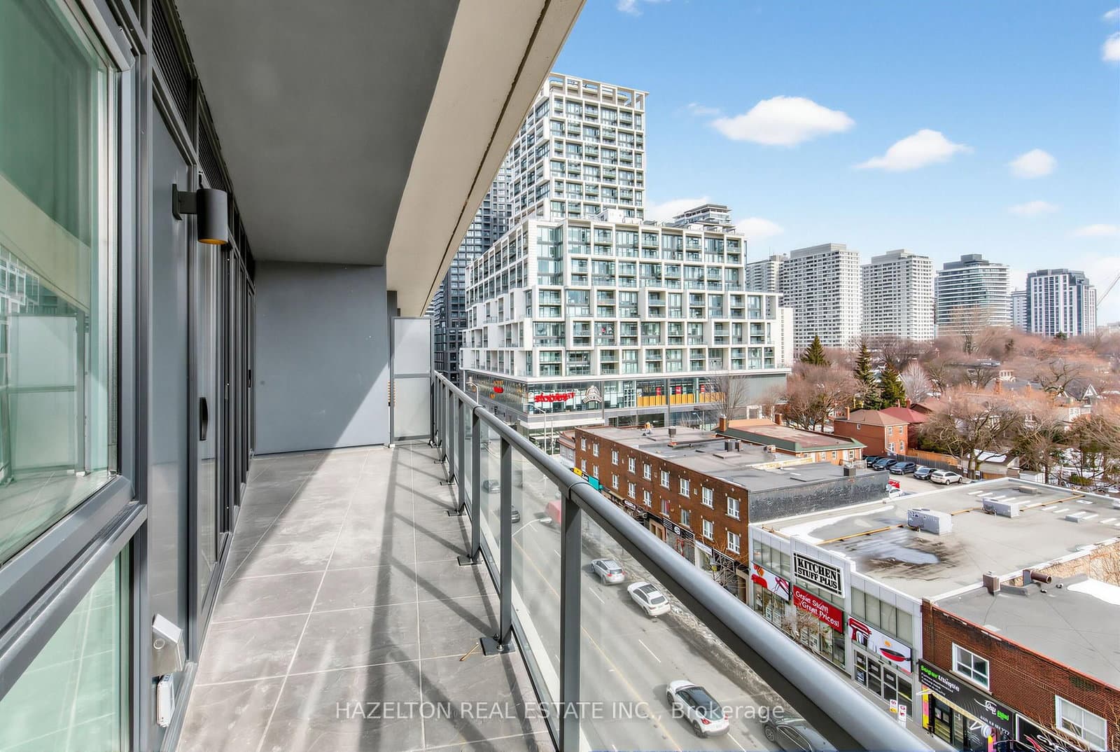 8 Manor Road W, Unit 602 thumbnail 14
