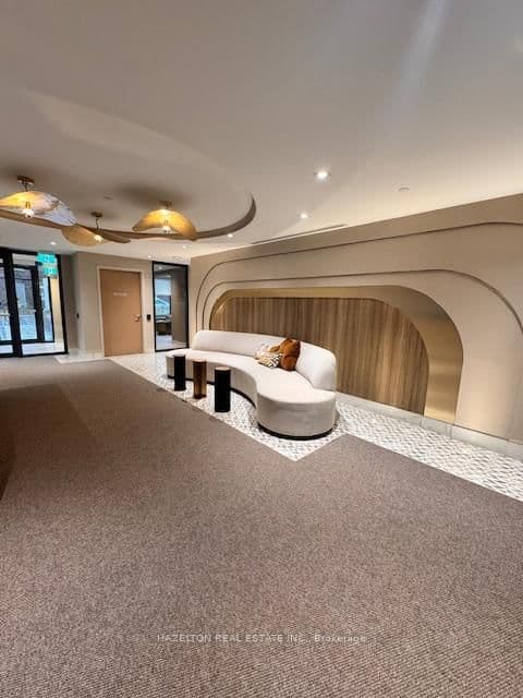8 Manor Road W, Unit 602 thumbnail 19