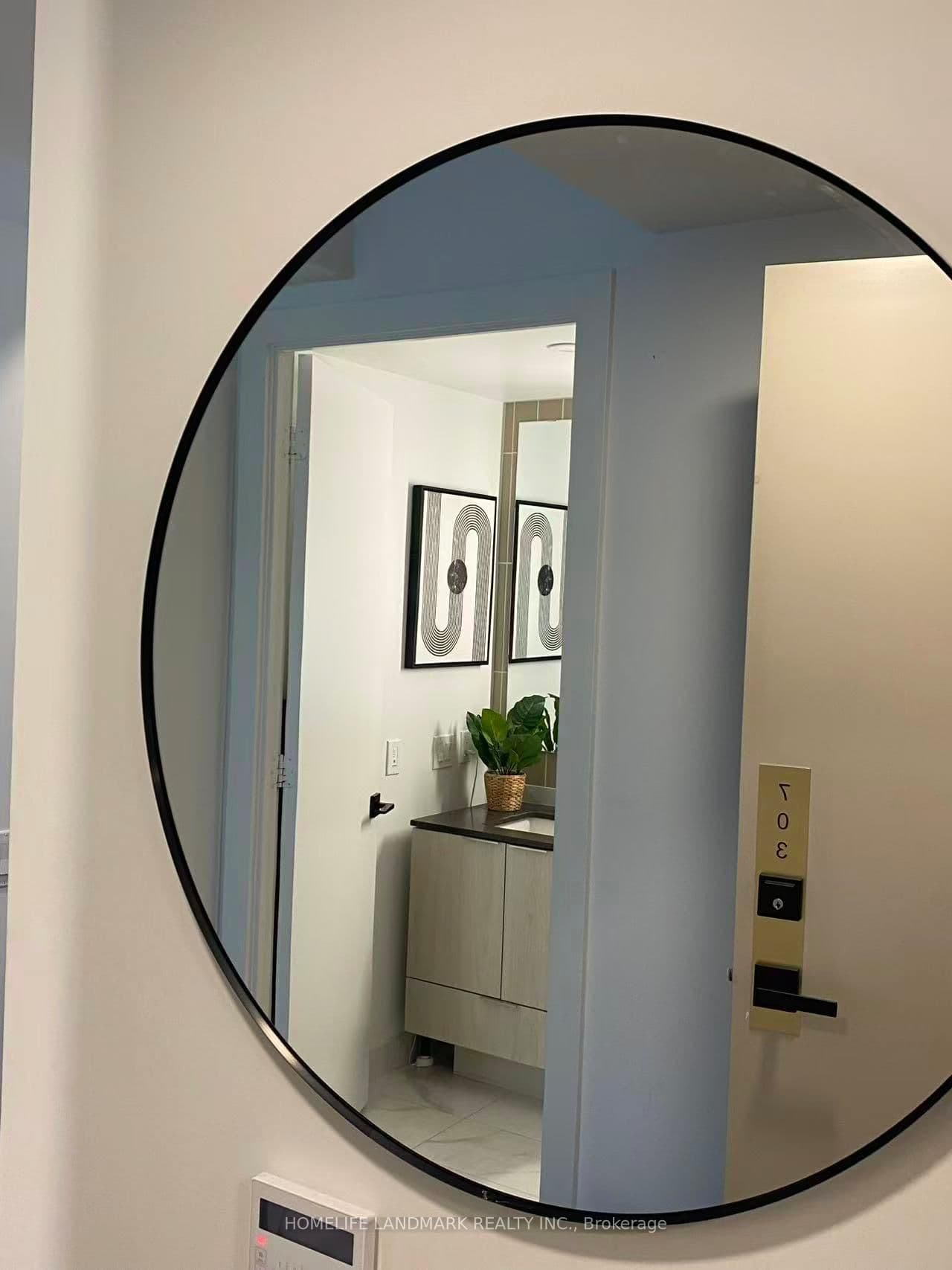 327 King Street W, Unit 703 thumbnail 19