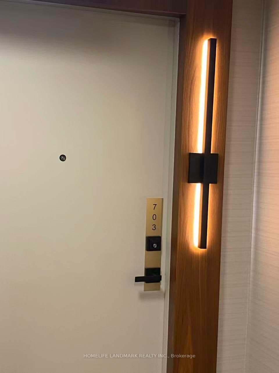 327 King Street W, Unit 703 thumbnail 8