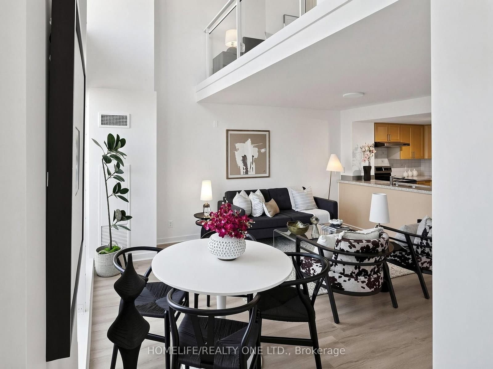 77 Lombard Street, Unit 913 thumbnail 13
