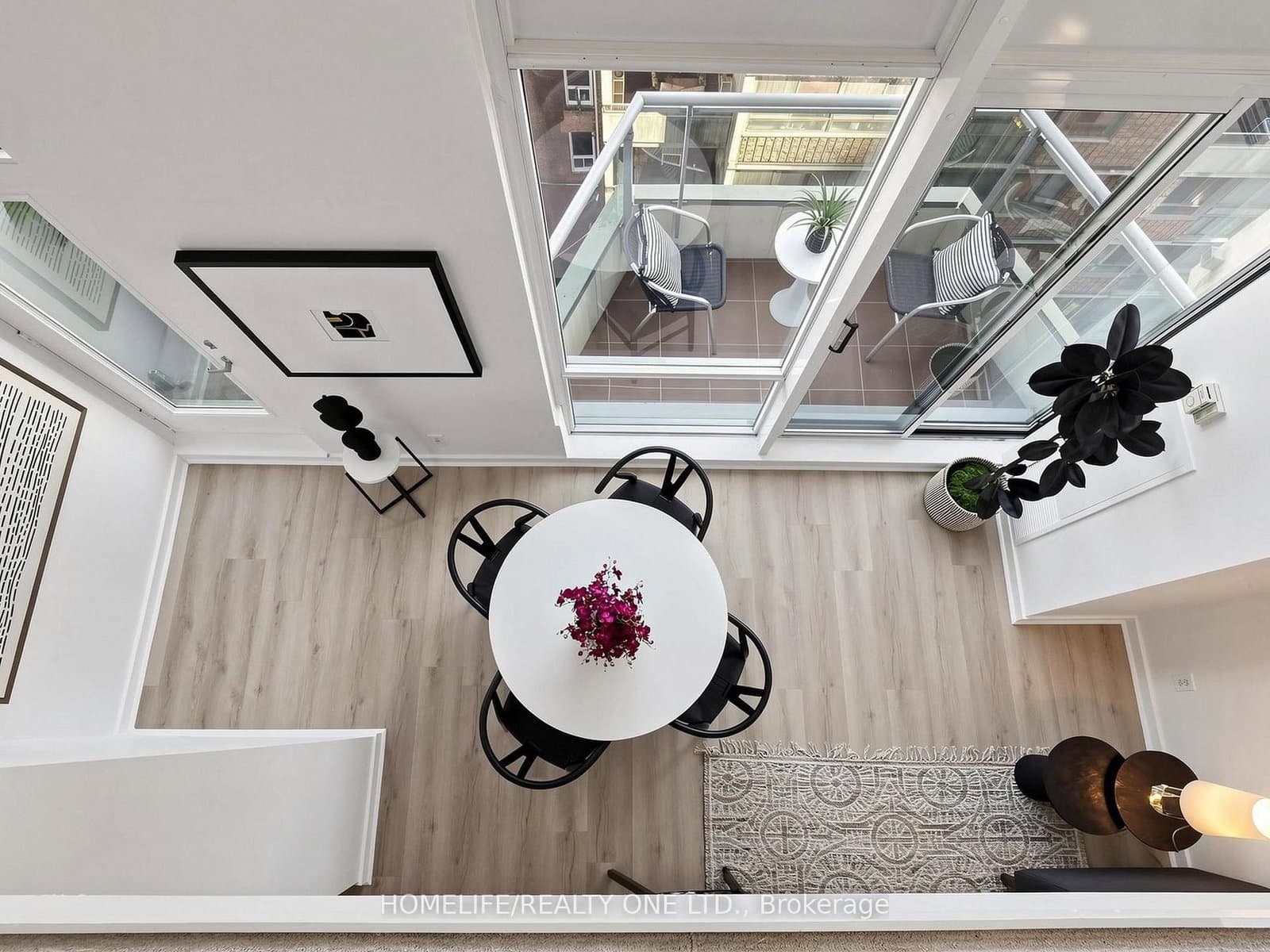77 Lombard Street, Unit 913 thumbnail 14