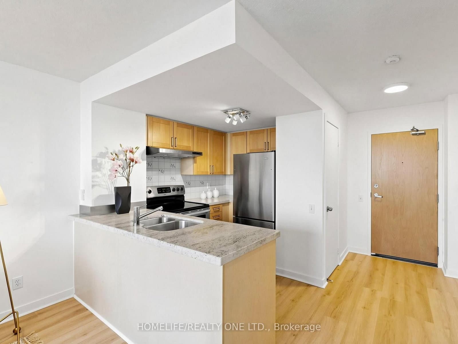 77 Lombard Street, Unit 913 thumbnail 15