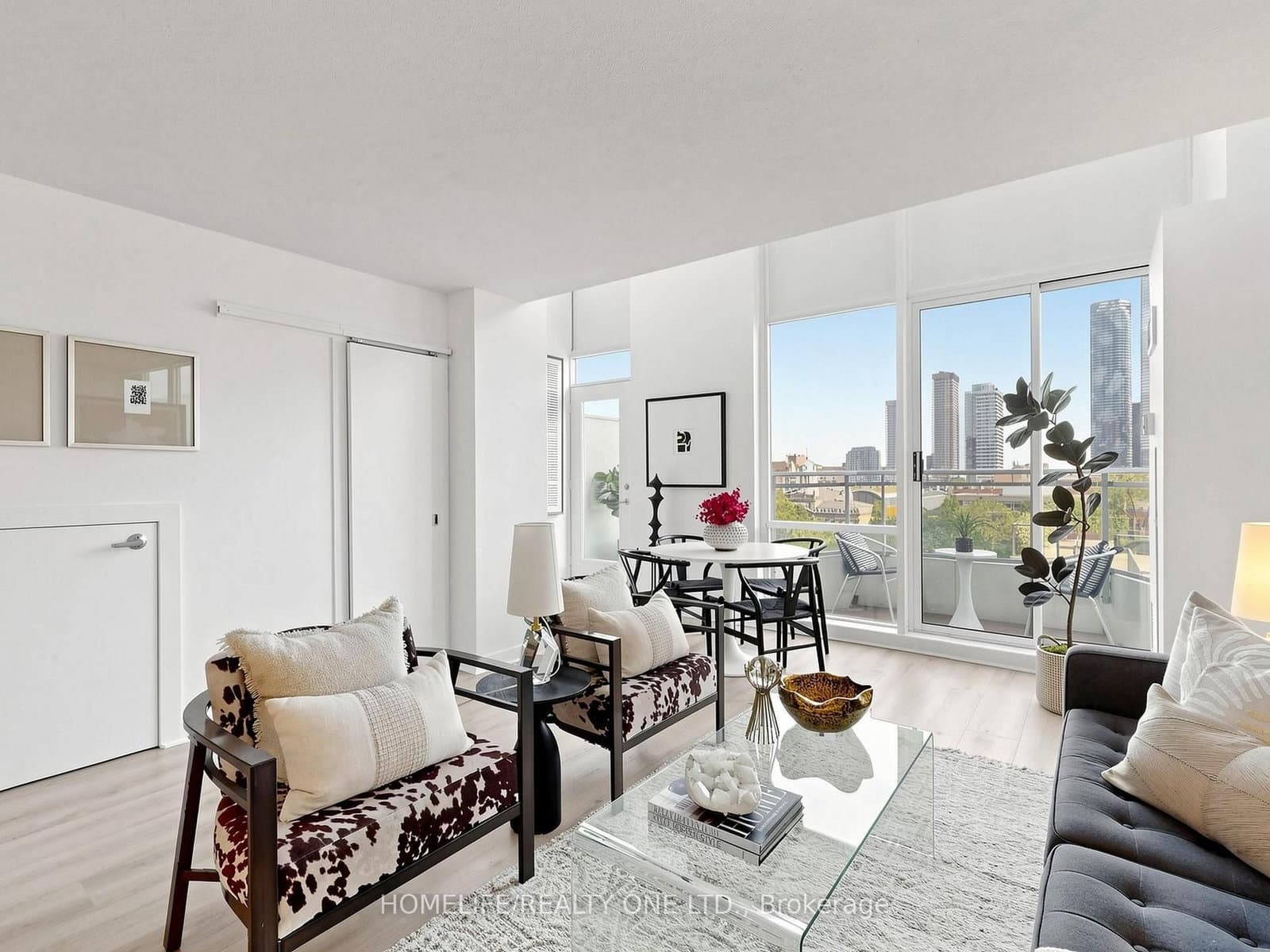 77 Lombard Street, Unit 913 thumbnail 3