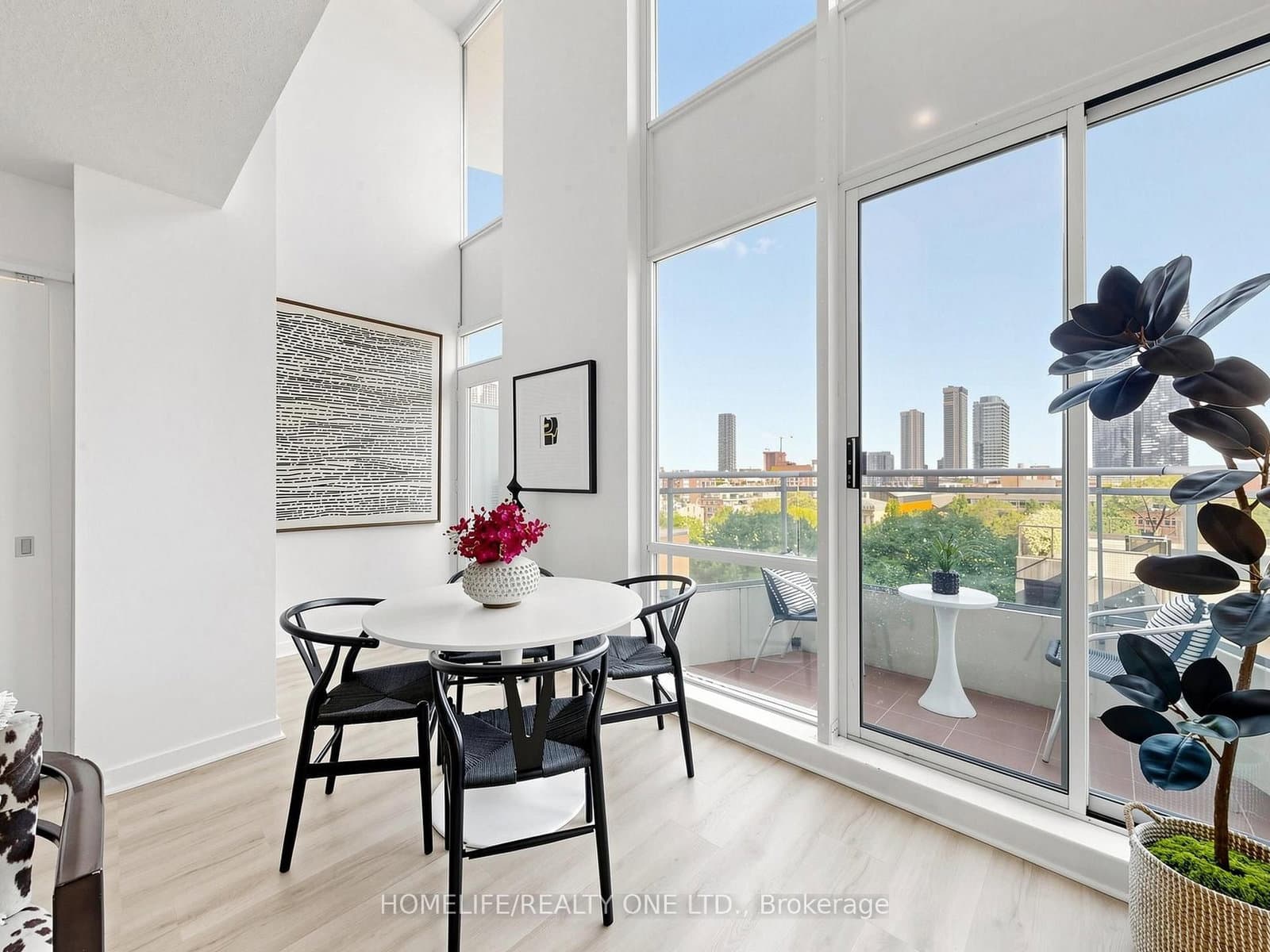 77 Lombard Street, Unit 913 thumbnail 8