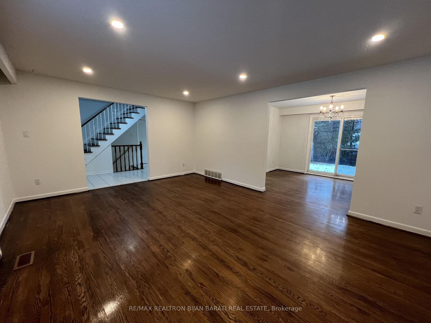 298 Newton Drive thumbnail 4