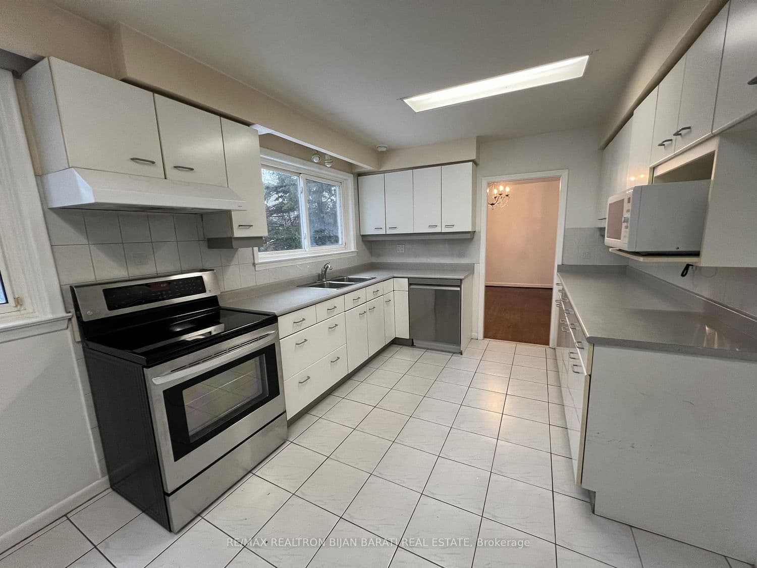 298 Newton Drive thumbnail 6