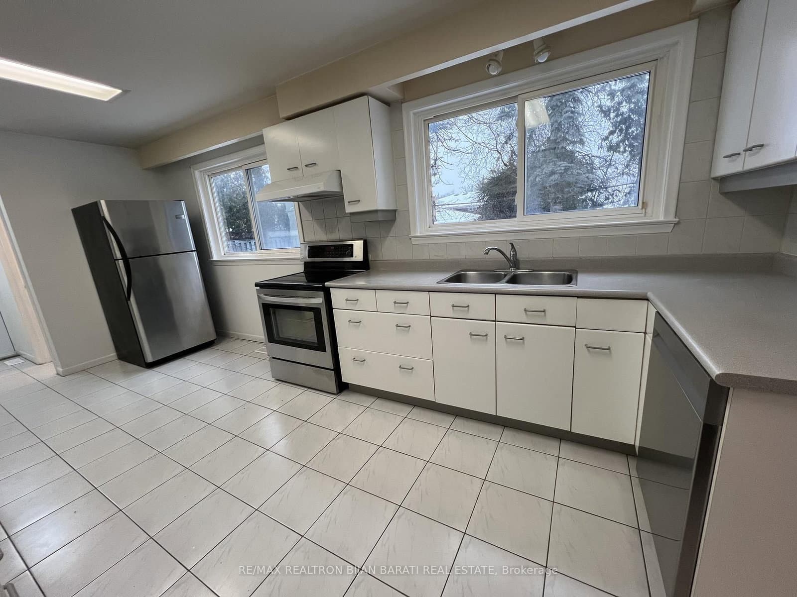 298 Newton Drive thumbnail 7