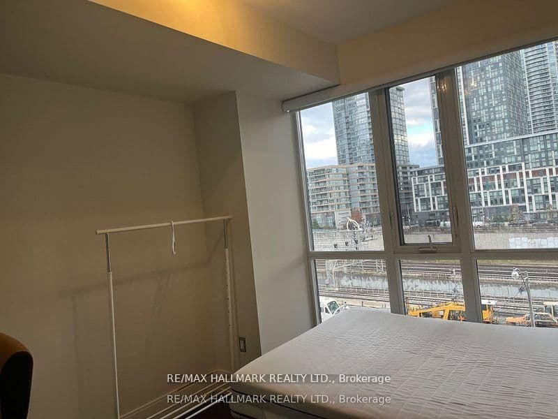 560 Front Street W, Unit 428 thumbnail 10