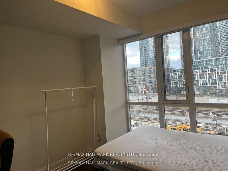 560 Front Street W, Unit 428 thumbnail 15