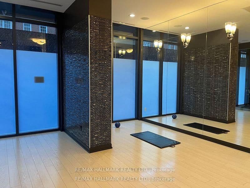 560 Front Street W, Unit 428 thumbnail 20