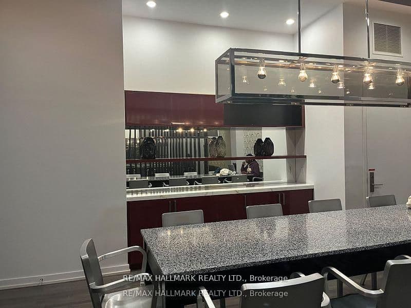 560 Front Street W, Unit 428 thumbnail 34