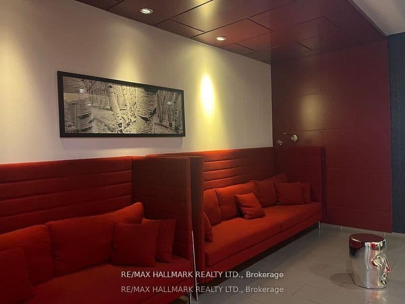 560 Front Street W, Unit 428 thumbnail 38