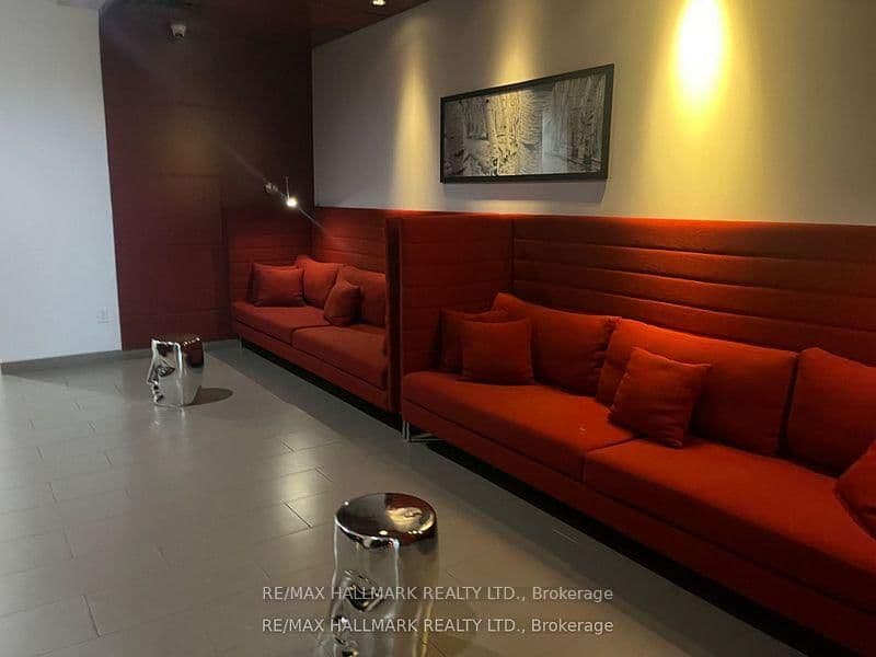 560 Front Street W, Unit 428 thumbnail 39